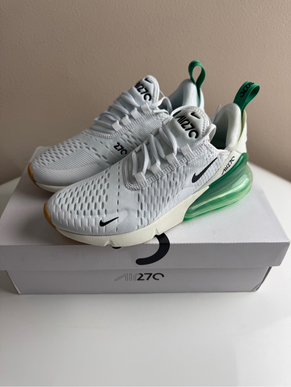 Nike Air Max 270 White Stadium Green AH6789-125 Size 6.5 Women